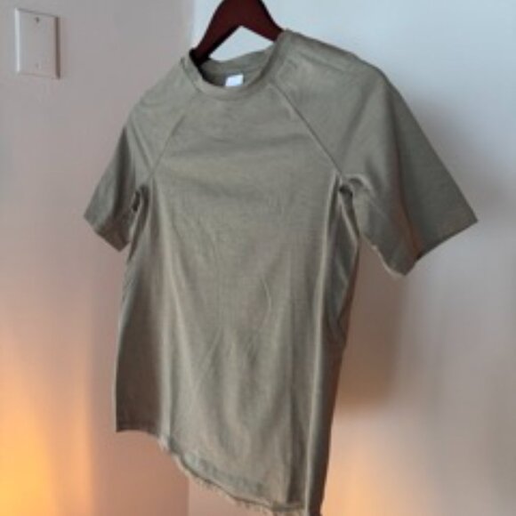Löle - Size small - khaki green - Dynamic Short Sleeve Shirt - Picture 4 of 6